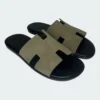 Sandales Izmir Hermès en suède vert kaki pour femme
